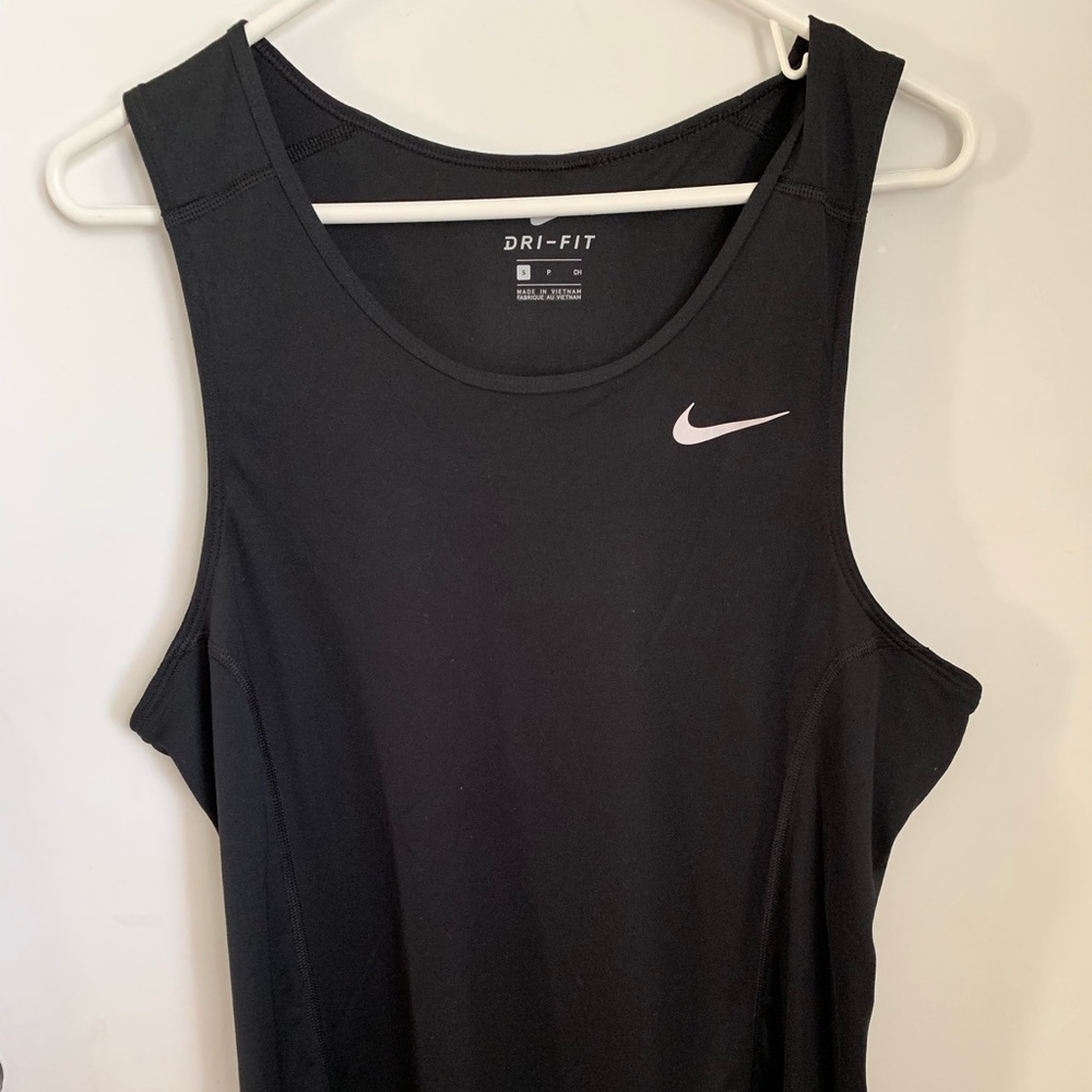 Nike men’s sleeveless tank top